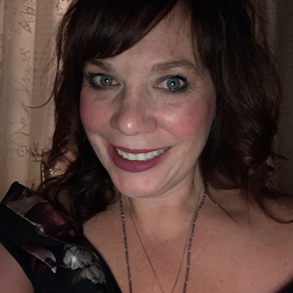 Meet your Posher, Laura - Picture 4 of 4